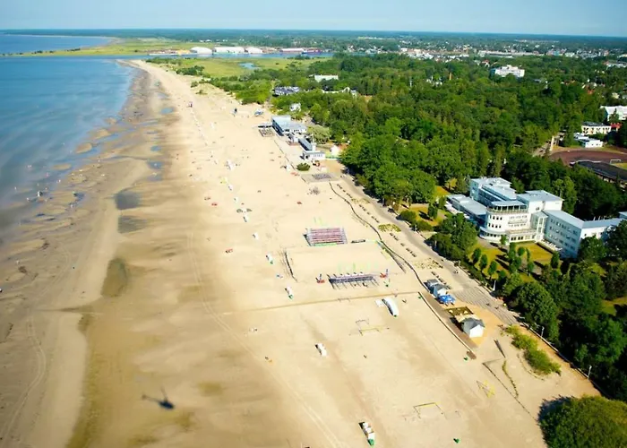 Supeluse-strassel With Gated Parking *